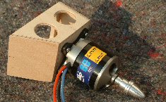 electric model airplane flap and servo