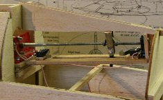 RC model airplane liner actuator