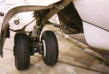 BAe146 gear leg